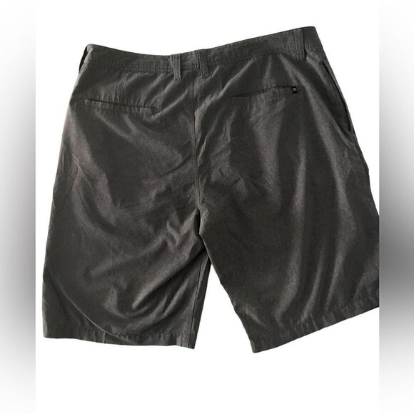 Travis Mathew Men’s Shorts - Picture 2 of 5